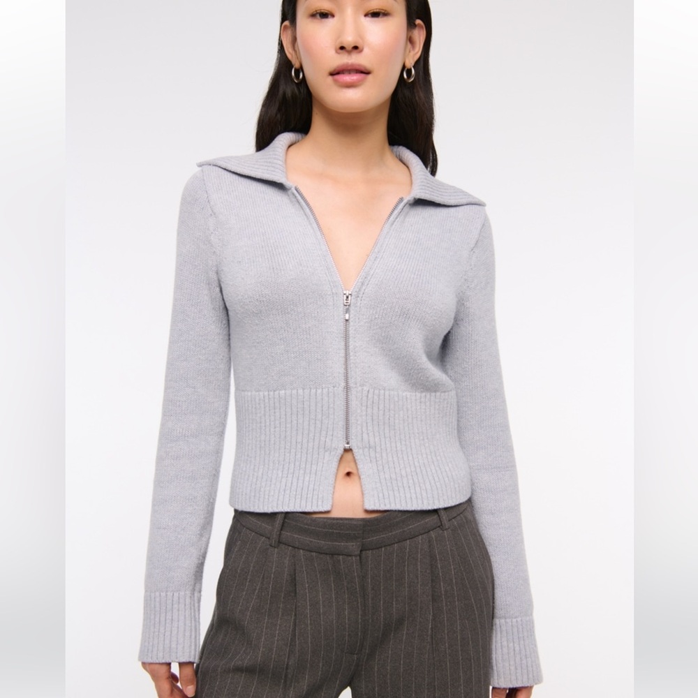 Abercrombie Zip-Up Collared Cardigan in gray size Small